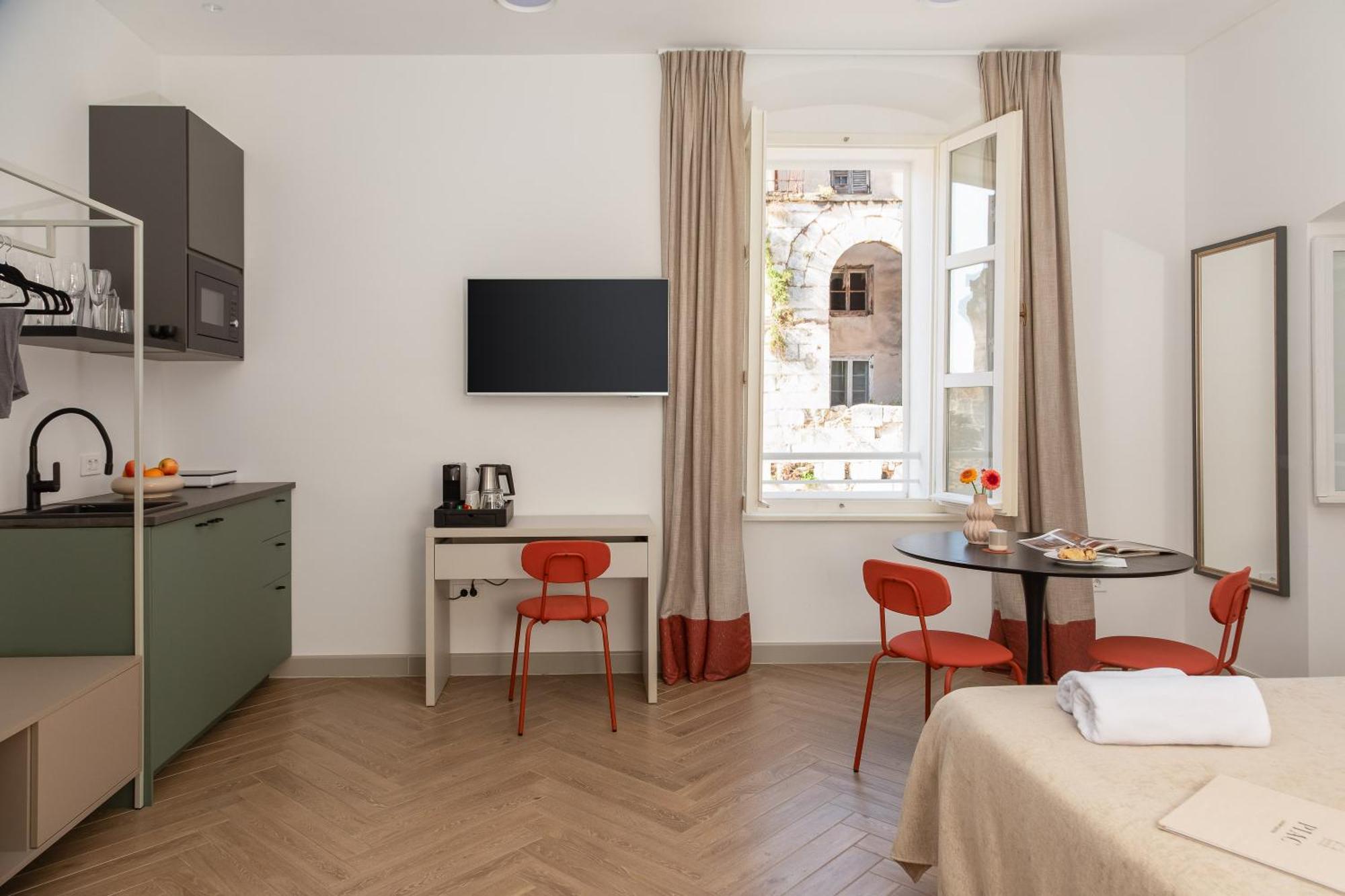 Piac Luxury Split