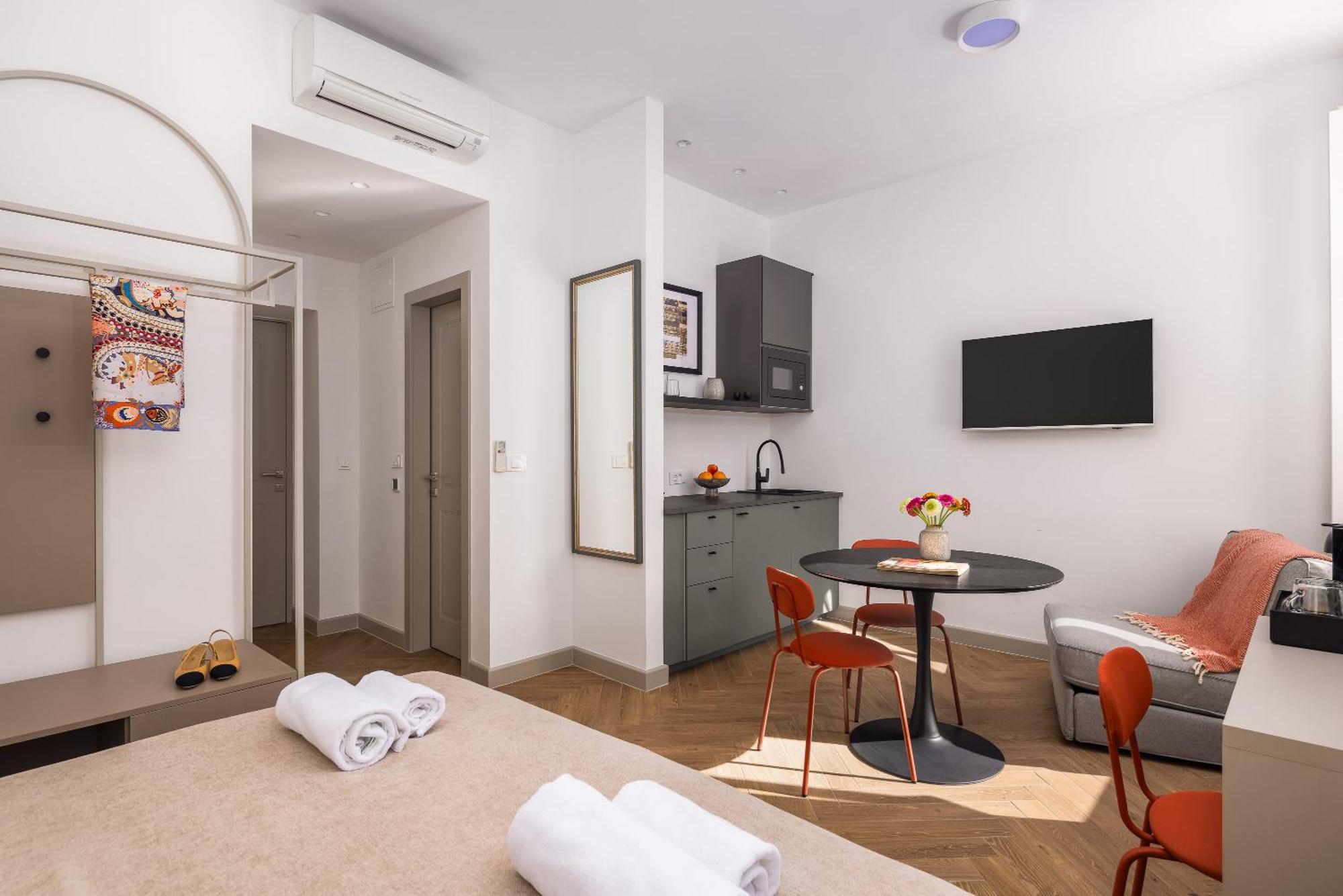 Piac Luxury *